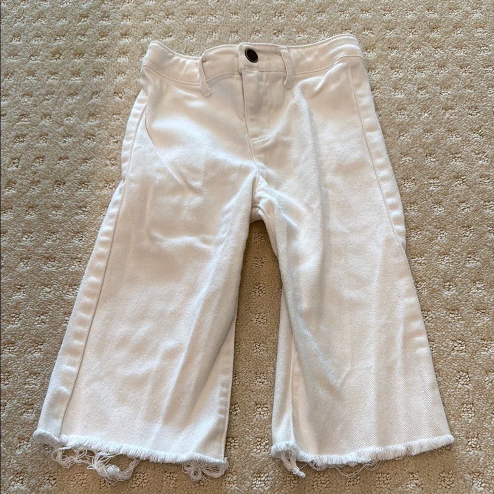 Copper Key White Cropped Jeans with Frayed Hem